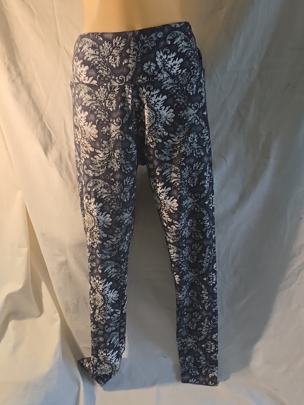 Marika Navy and White Printed Leggings